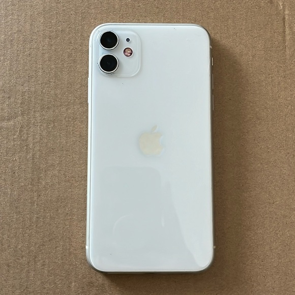 IPhone 11 - Picture 1 of 2